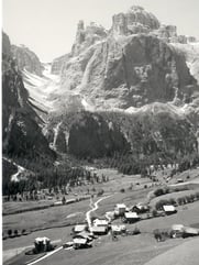 Hike through the Mittag Valley
